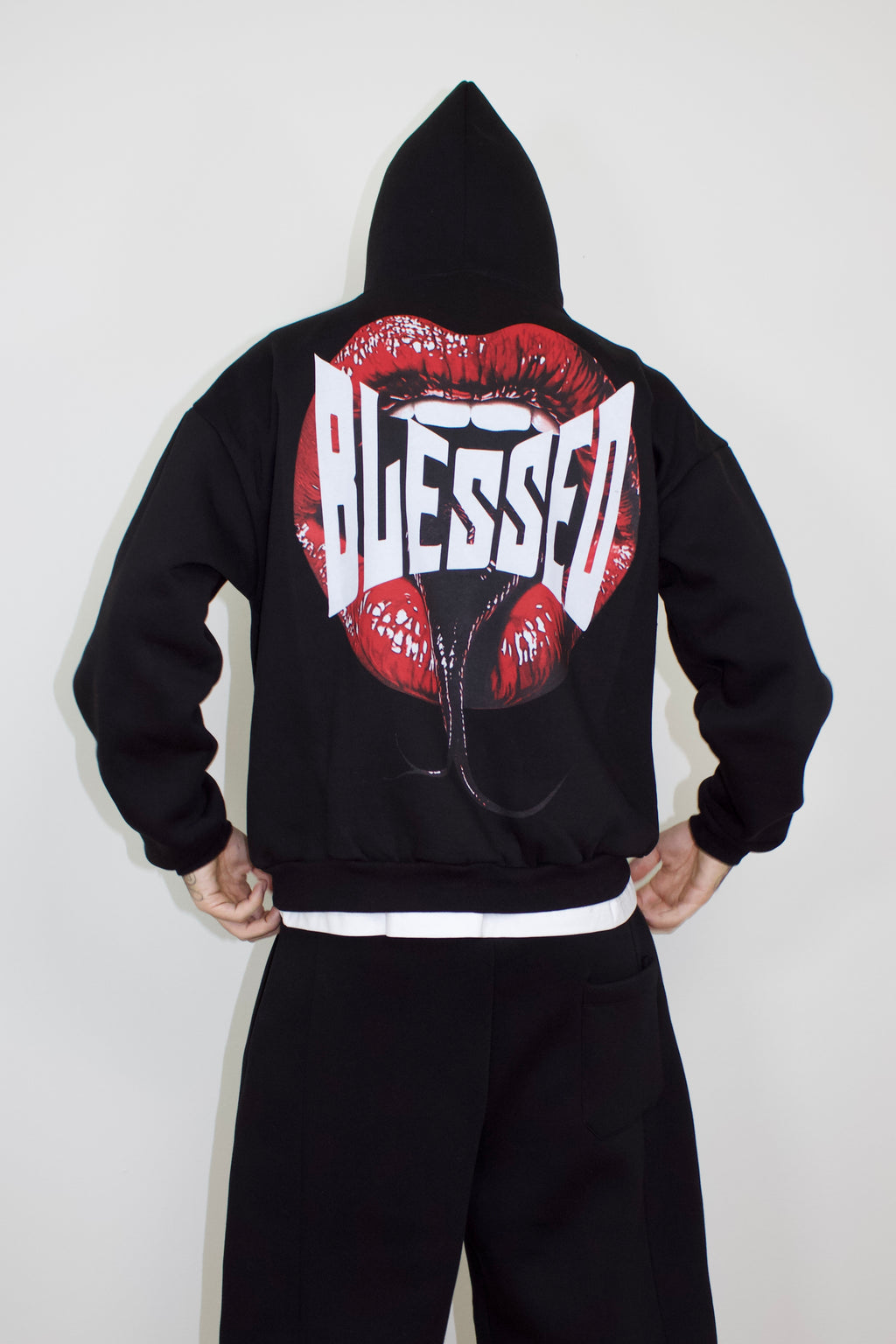 BLESSED HOODIE NERA